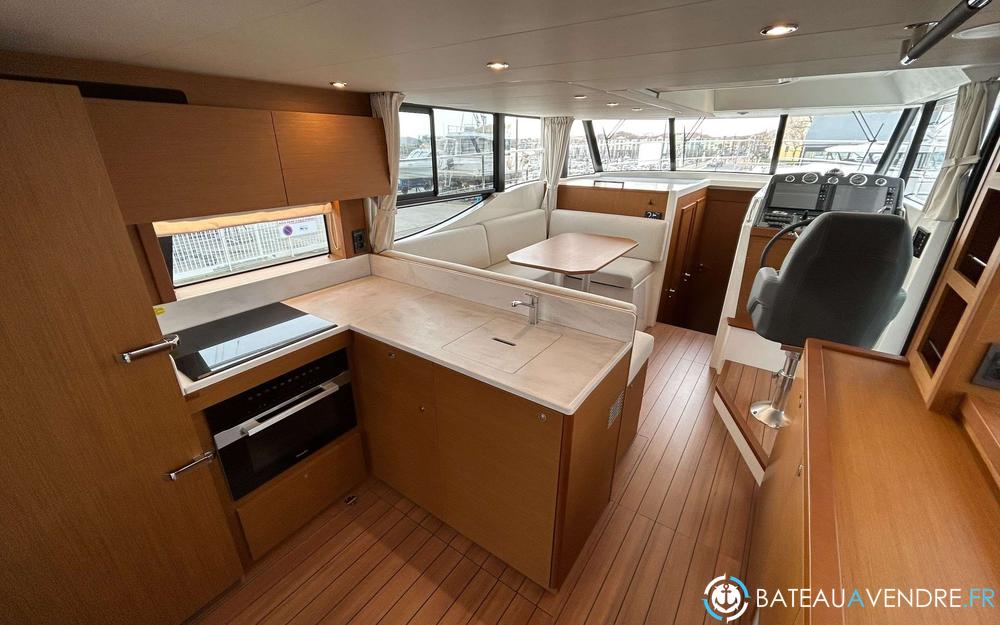 Beneteau Swift Trawler 48 cuisine / salle de bain photo 3