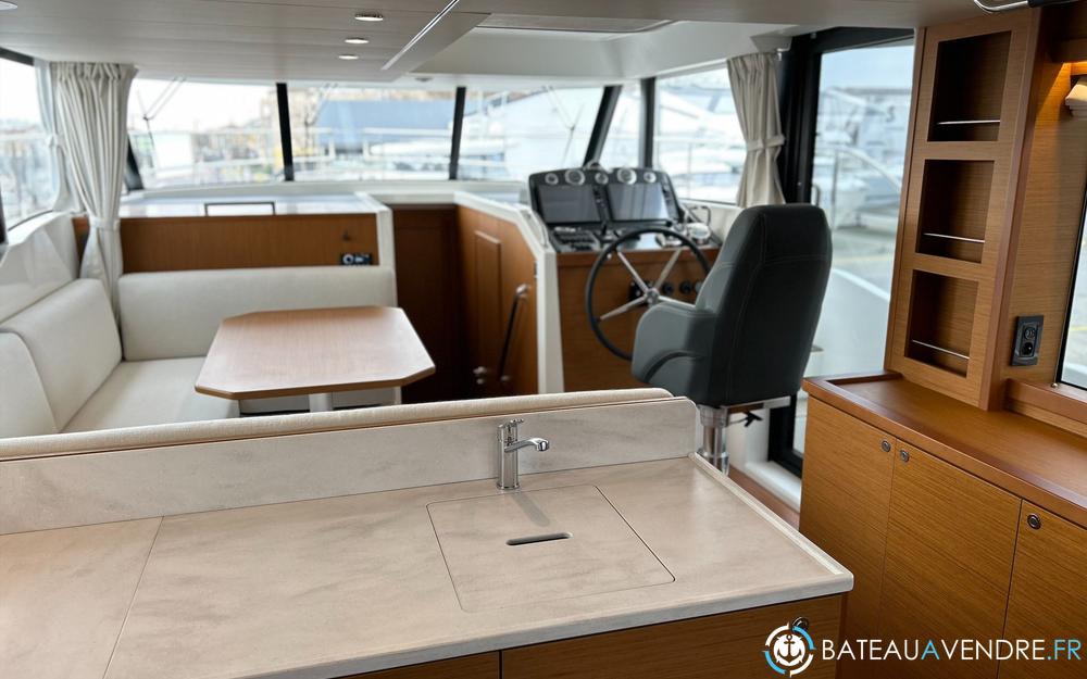 Beneteau Swift Trawler 48 cuisine / salle de bain photo 4