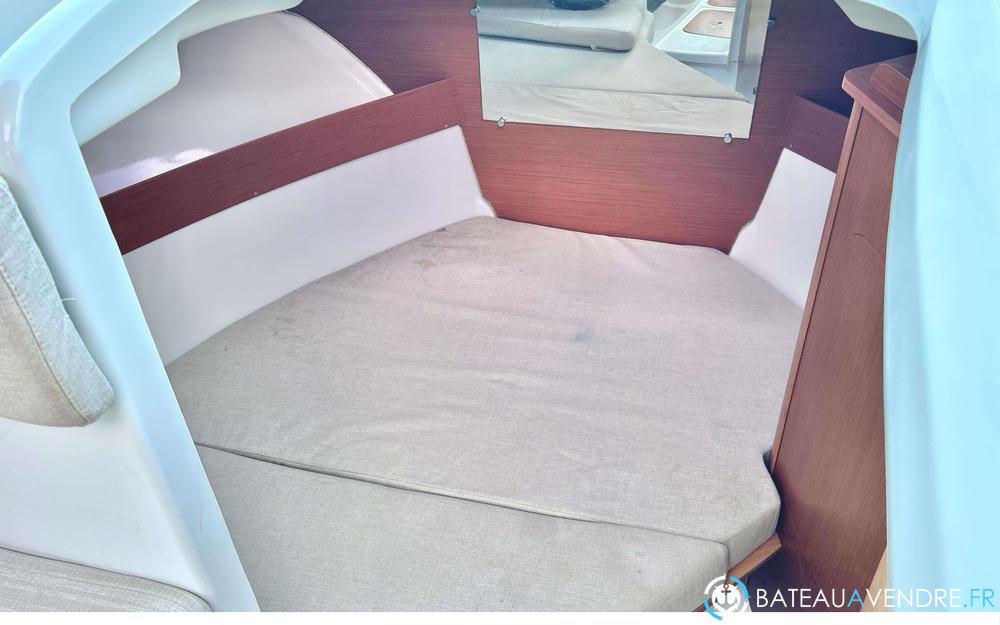 Beneteau Antares 7.80 interieur photo 5