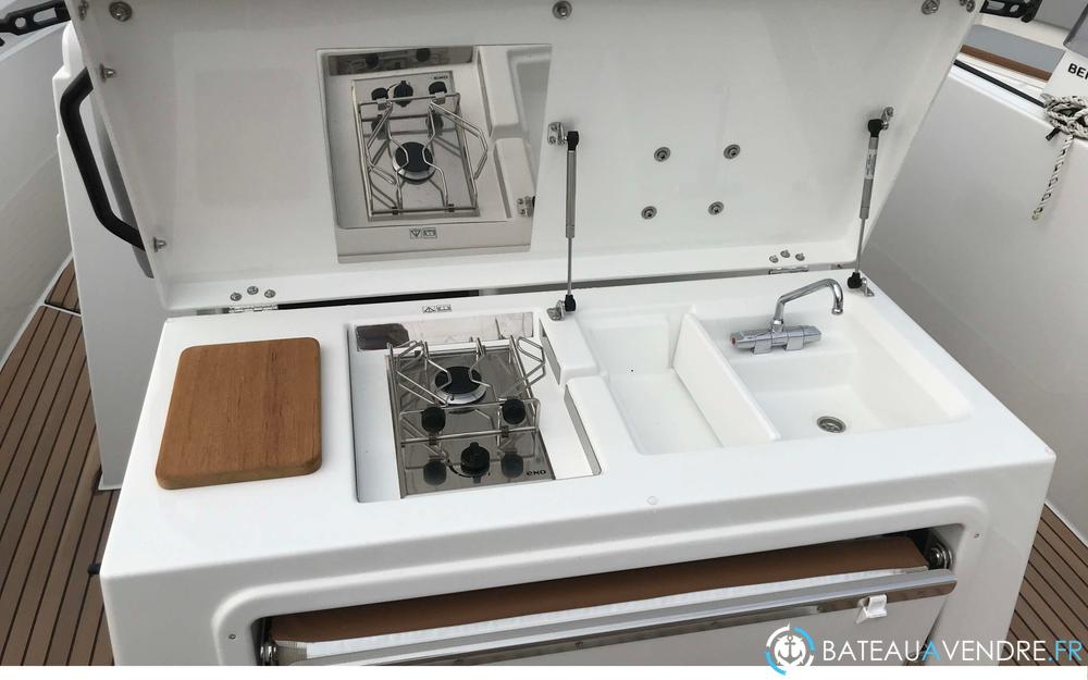 Beneteau Flyer 9 Spacedeck cuisine / salle de bain photo 5