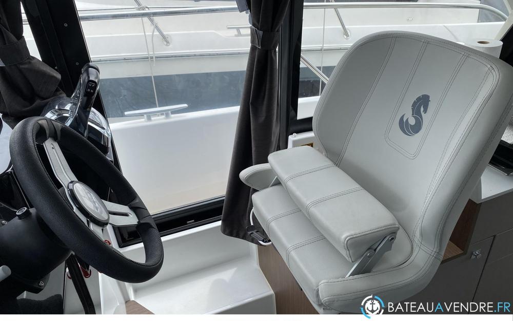 Beneteau Antares 9 OB interieur photo 4