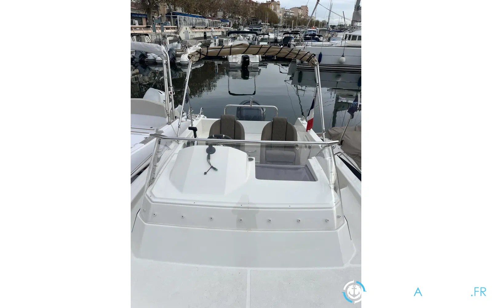 slider 2 Pacific Craft 700 SC