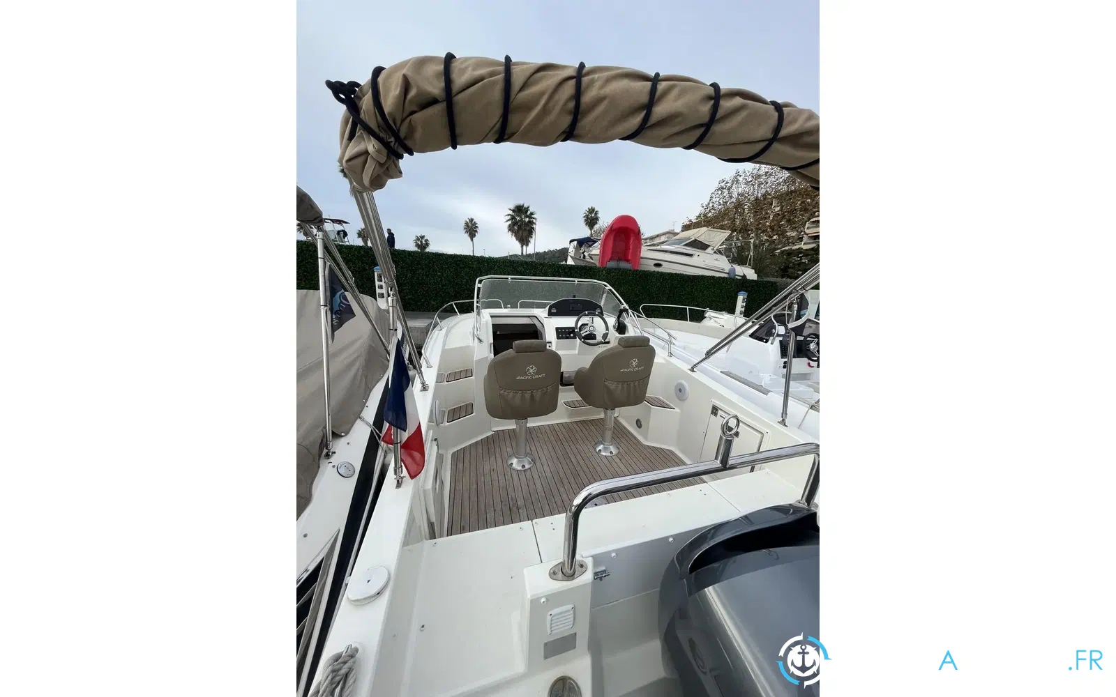 slider 3 Pacific Craft 700 SC