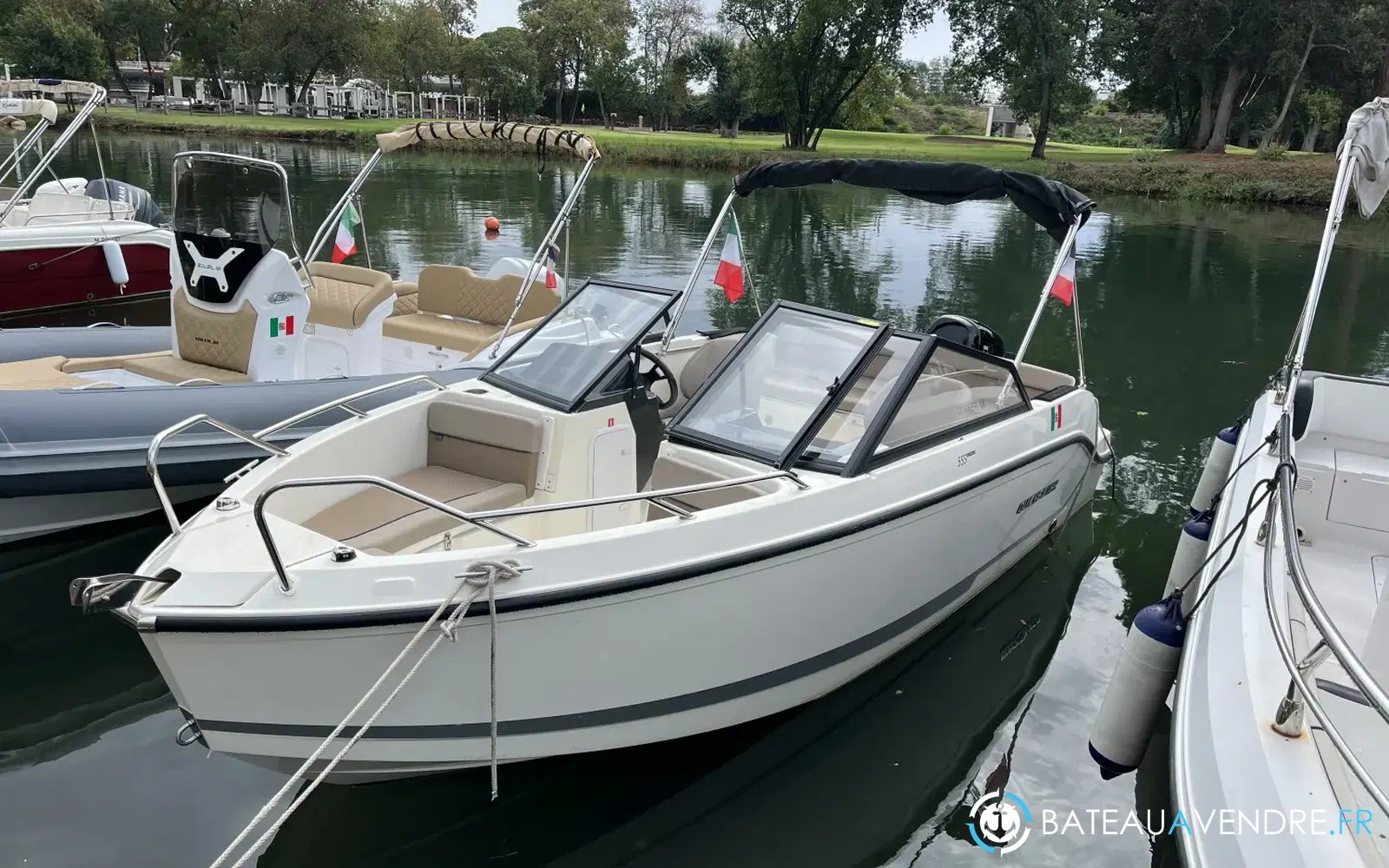 slider 1 Quicksilver Activ 555 Bowrider