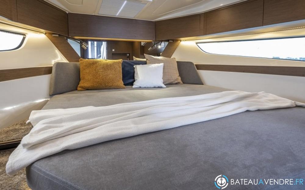 Beneteau Antares 11 Fly interieur photo 4