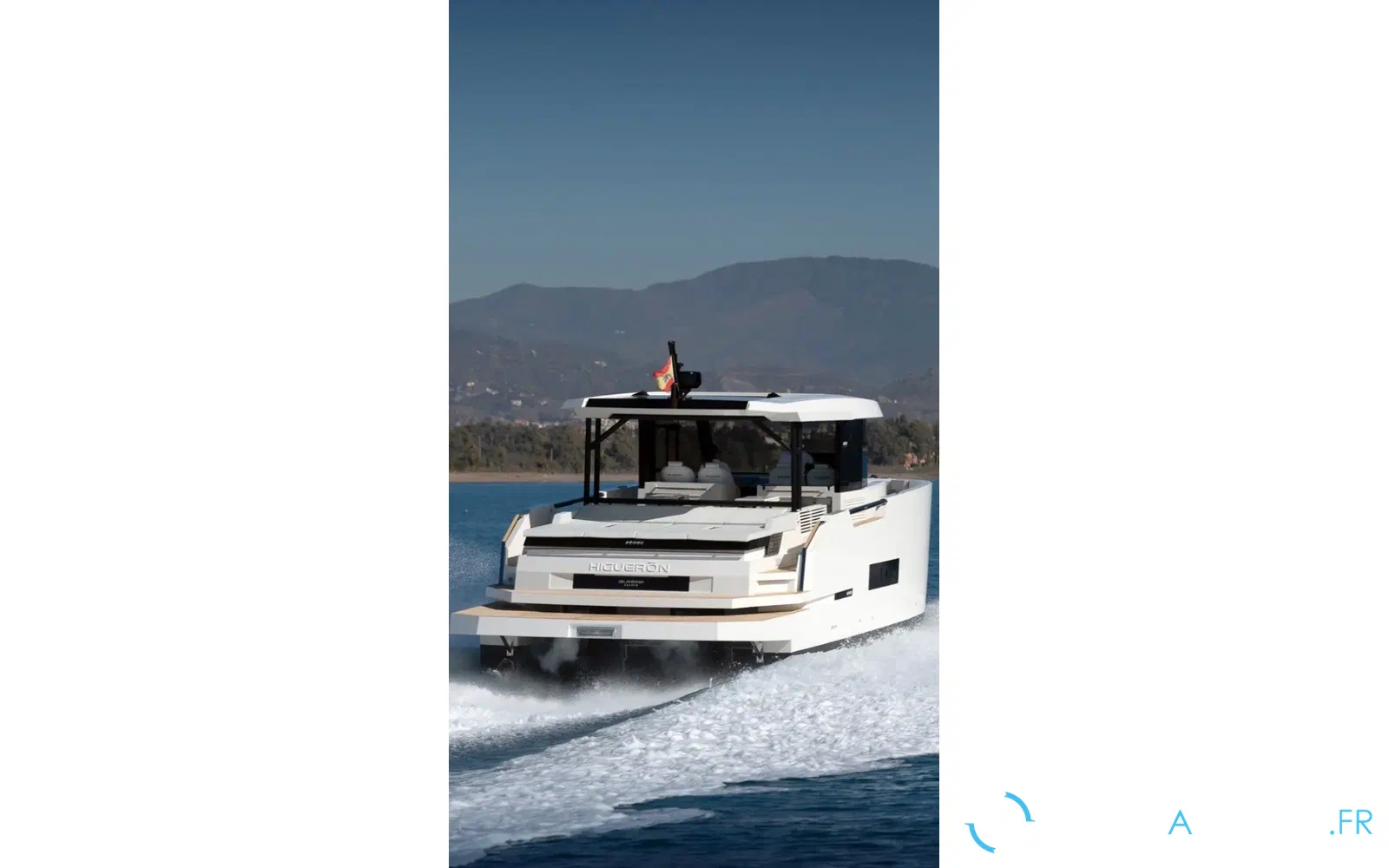 slider 1 De Antonio Yachts D50 Coupe