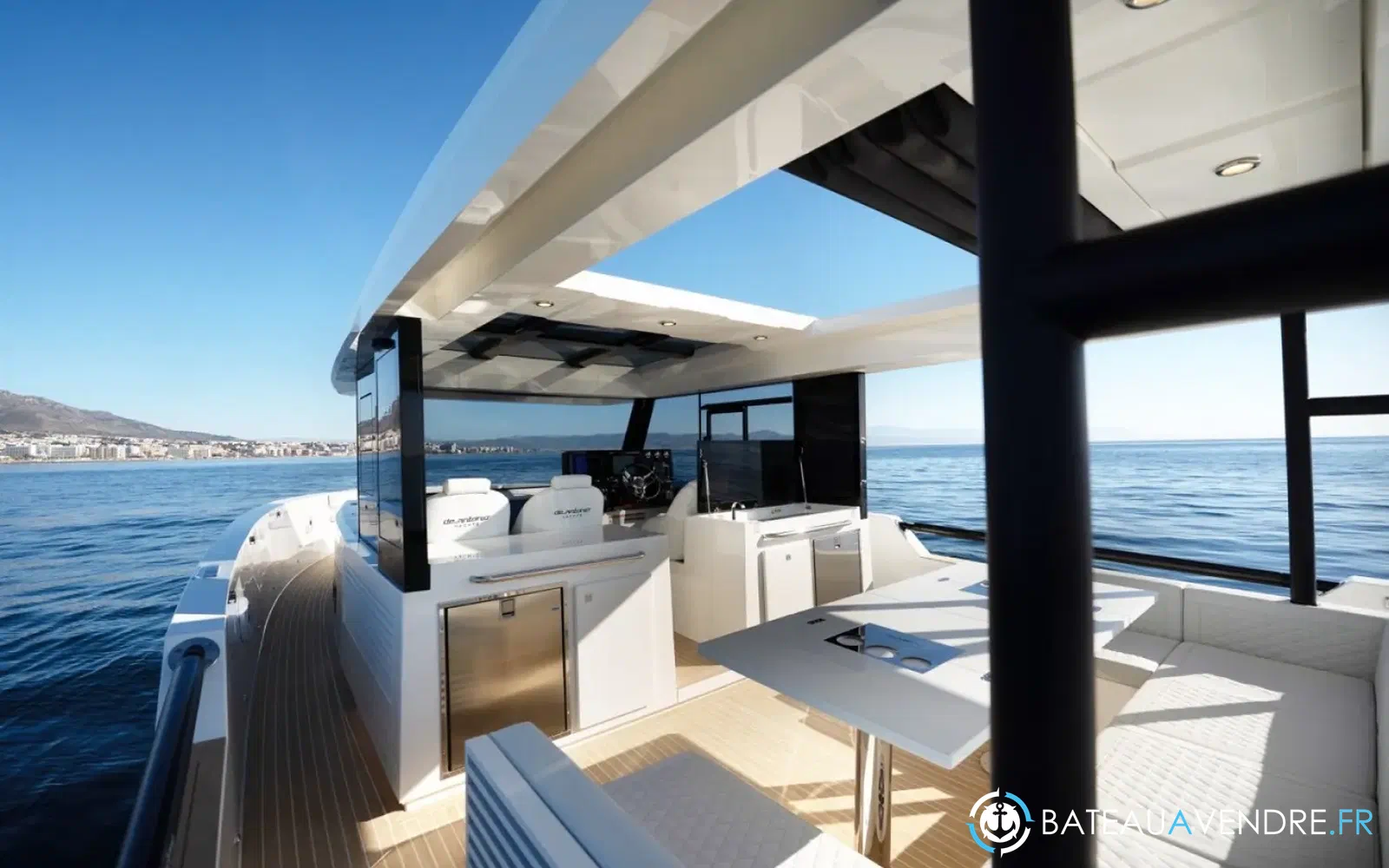 slider 5 De Antonio Yachts D50 Coupe