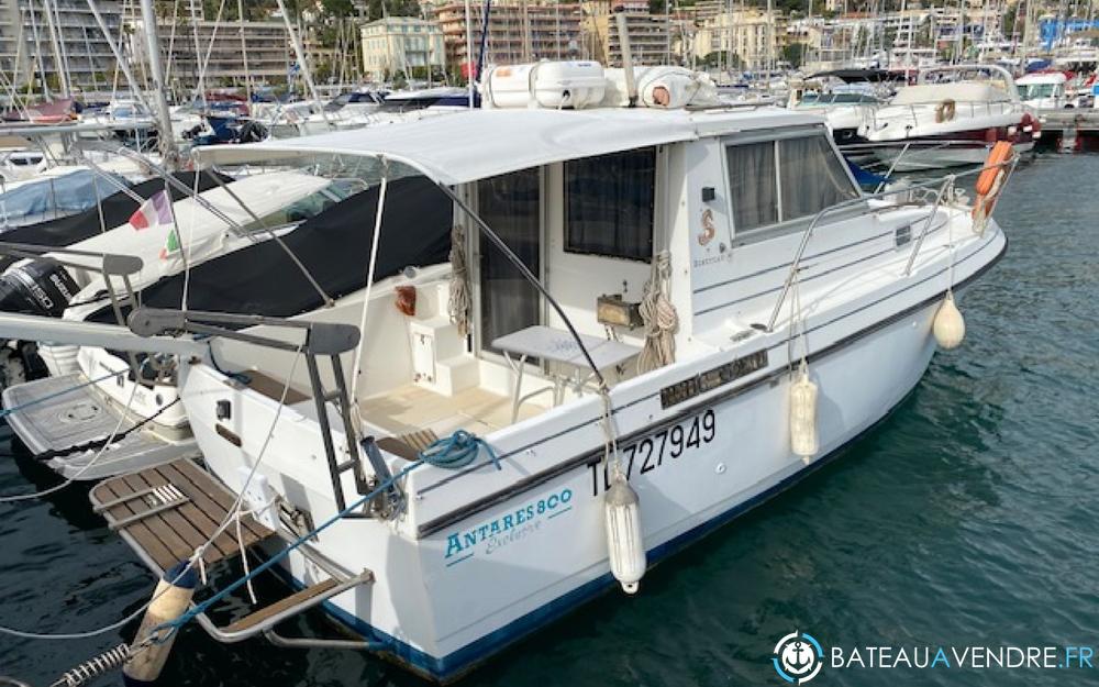 Beneteau Antares 800 exterieur photo de présentation