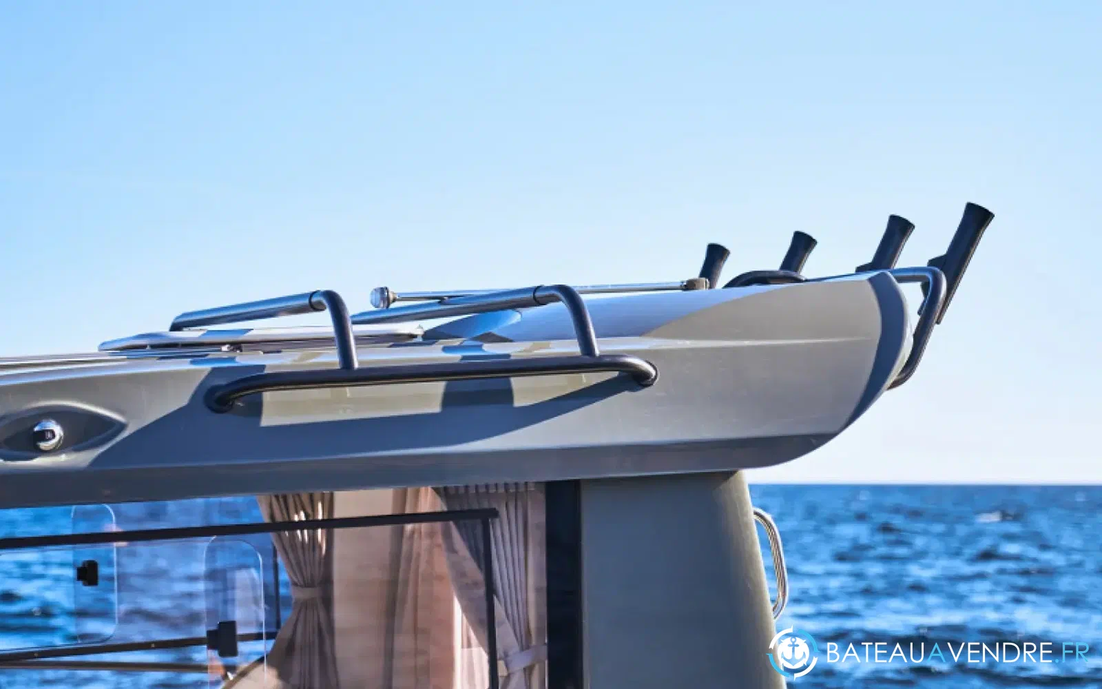 slider 3 Quicksilver Activ 605 Pilothouse