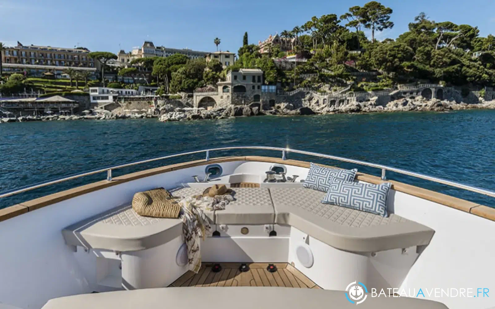 slider 8 Austin Parker AP 44 Ibiza