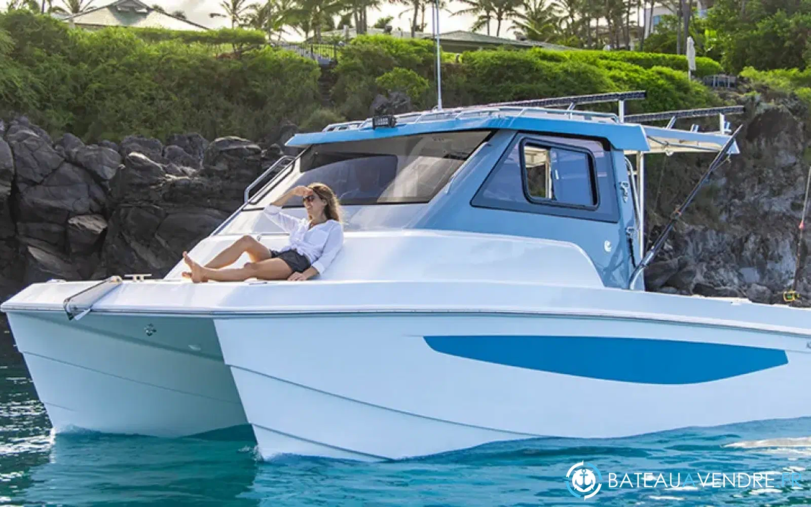 slider 0 Aquila 28 Molokai Cuddy