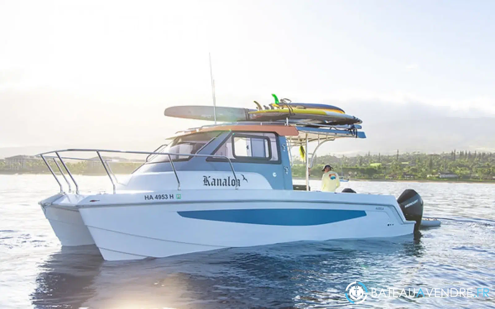 slider 2 Aquila 28 Molokai Cuddy