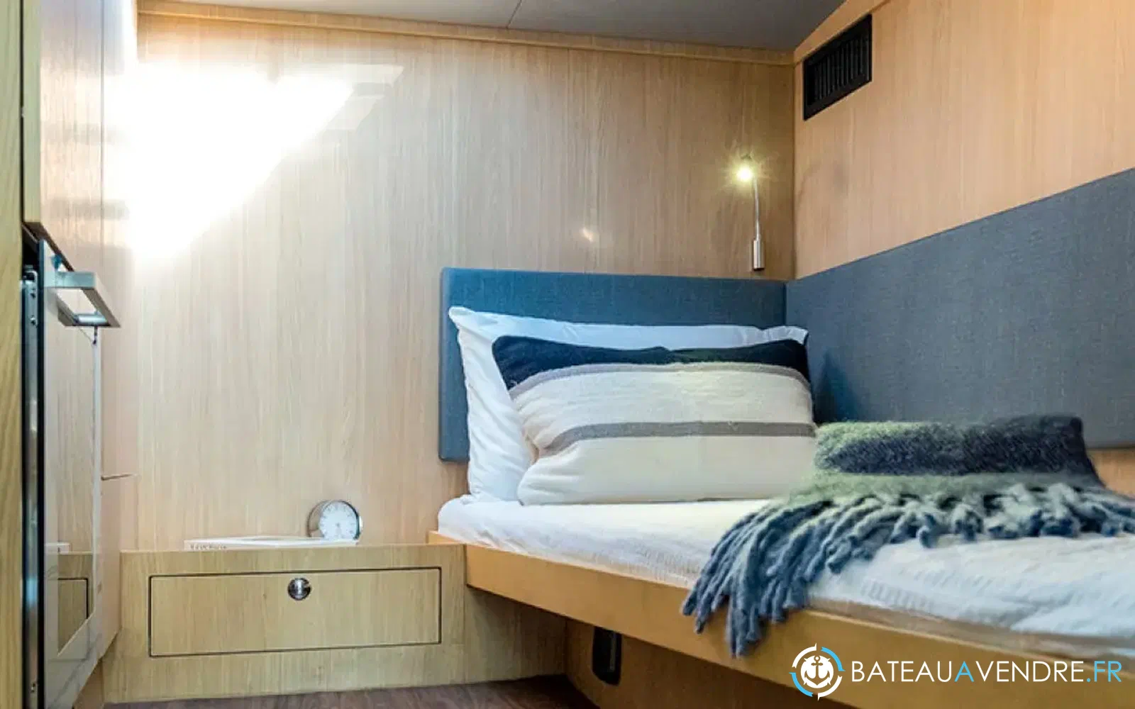 slider 23 Aquila 42 Yacht