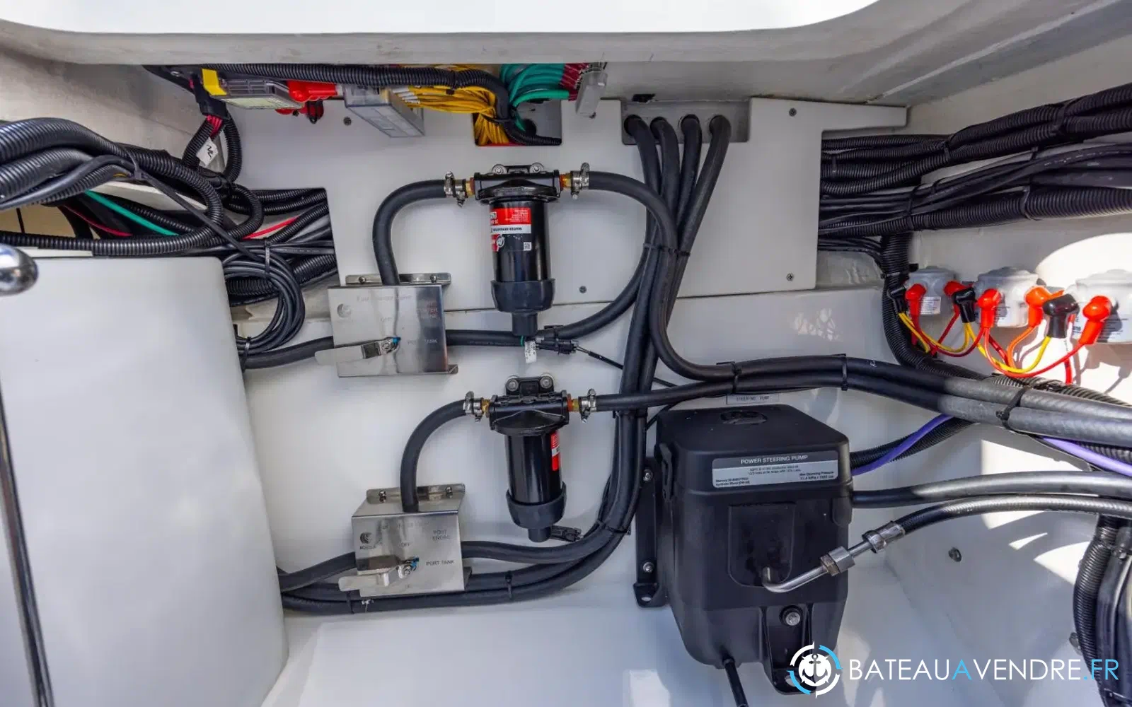 slider 27 Aquila 47 Molokai