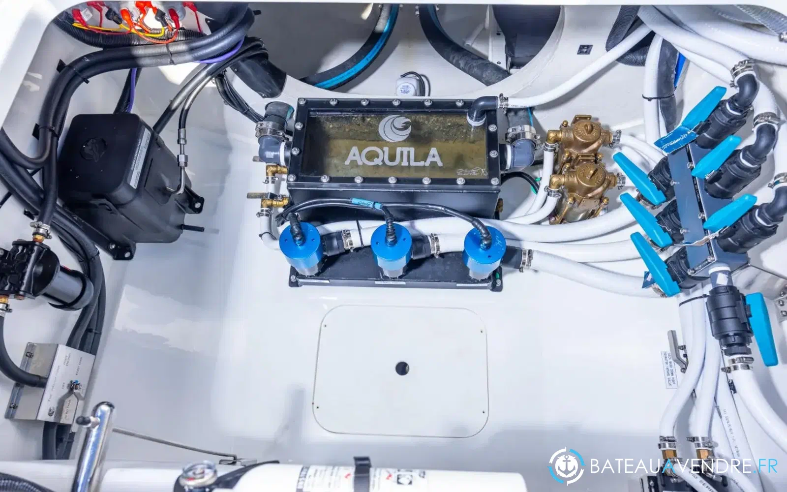 slider 28 Aquila 47 Molokai