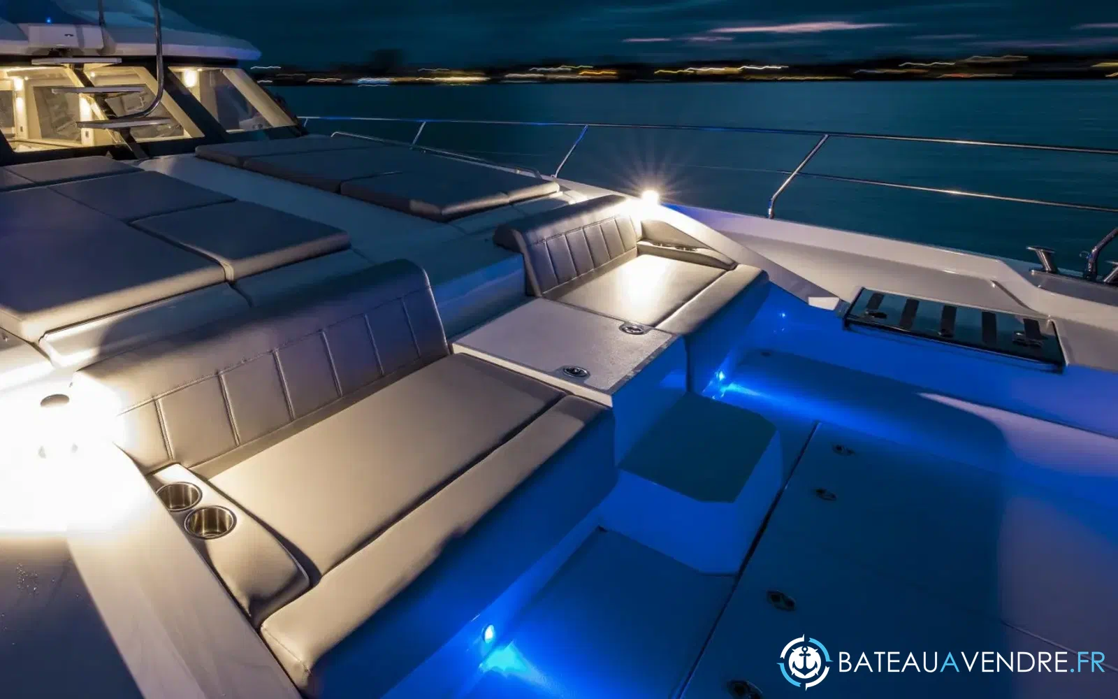 slider 10 Aquila 70 Luxury