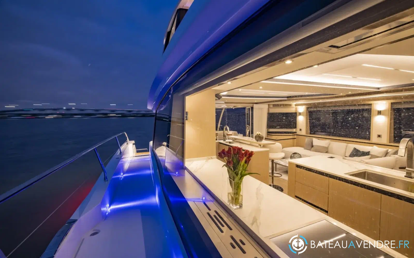 slider 11 Aquila 70 Luxury