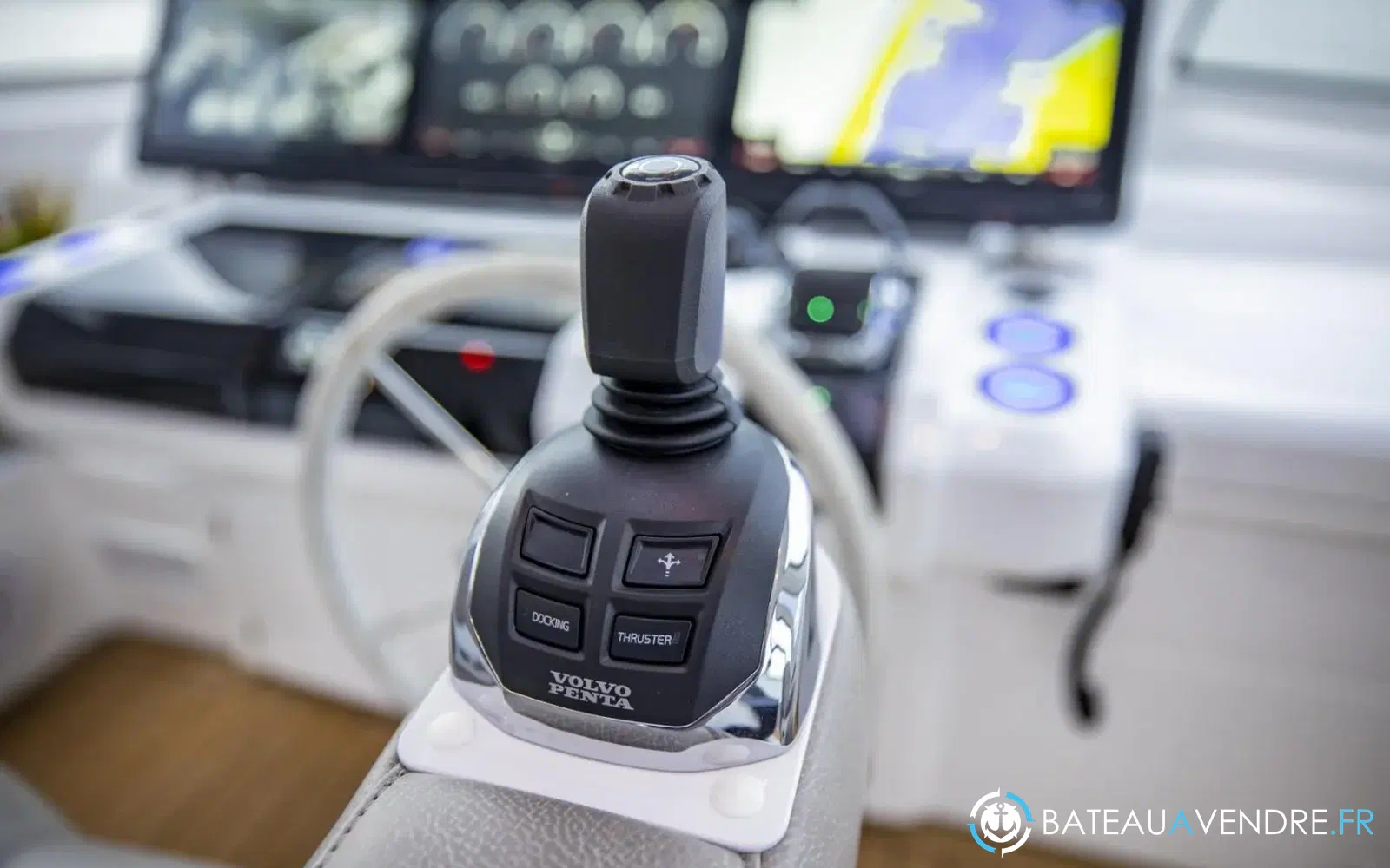 slider 15 Aquila 70 Luxury