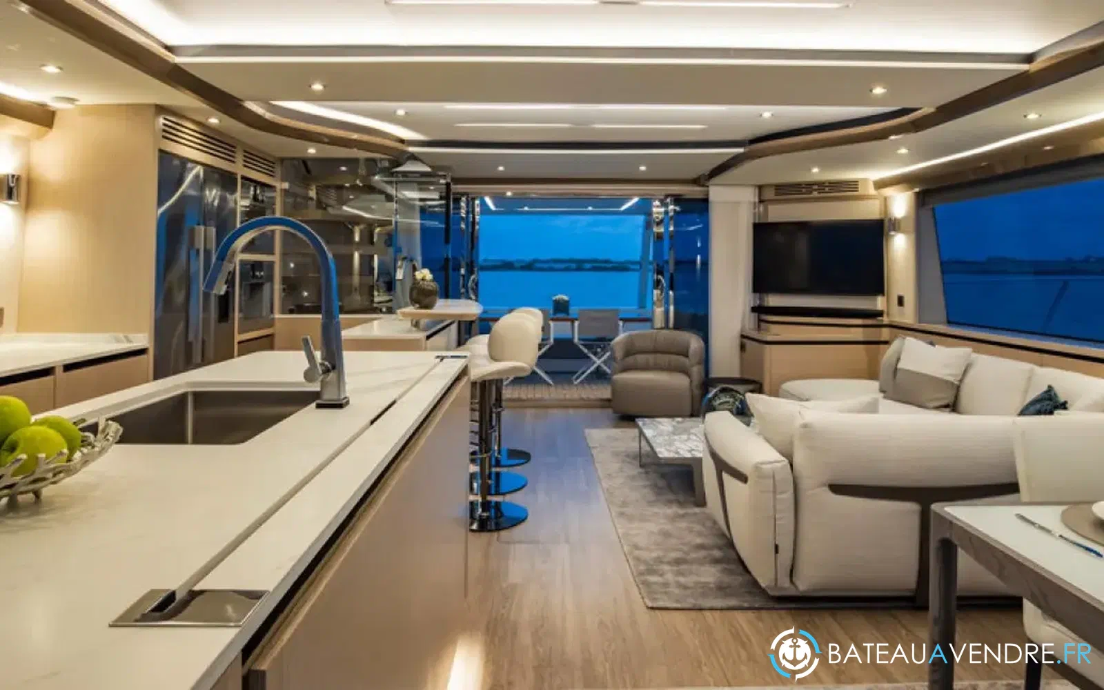 slider 25 Aquila 70 Luxury