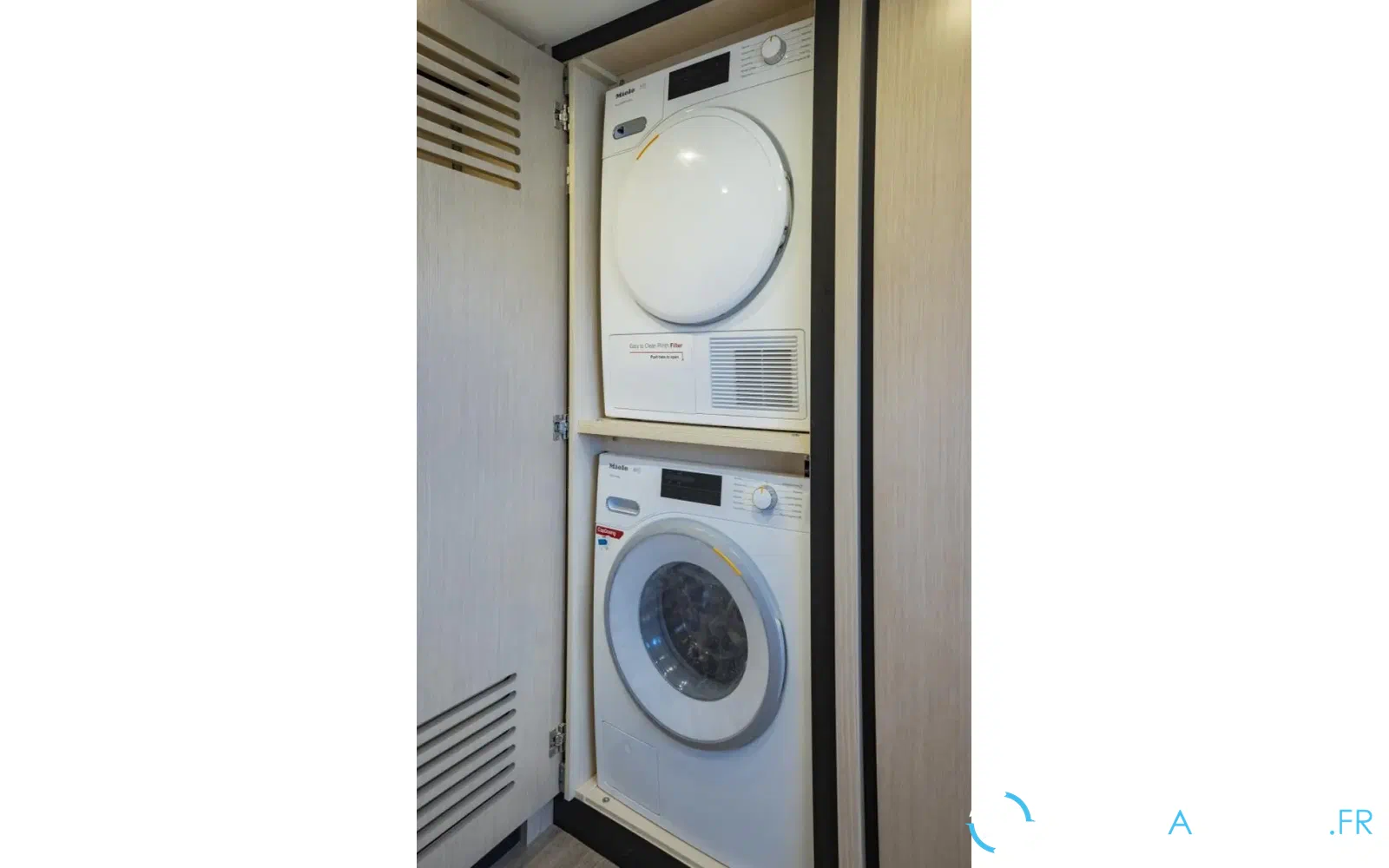 slider 34 Aquila 70 Luxury
