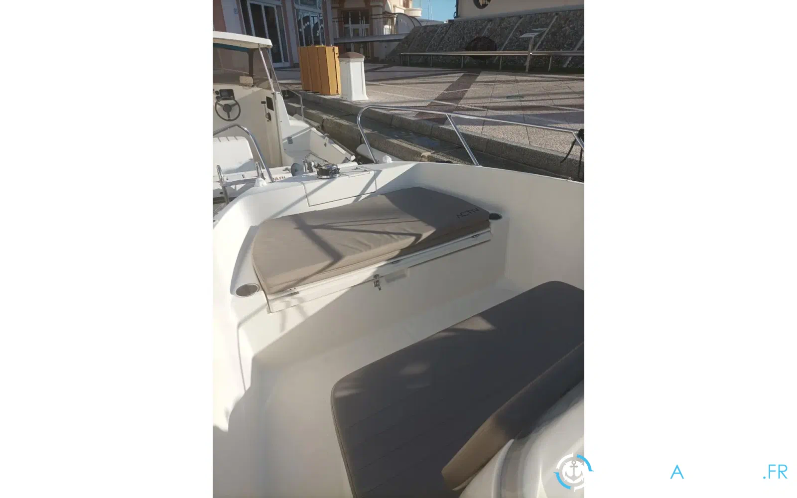 slider 26 Quicksilver 675 Open Smart Pack