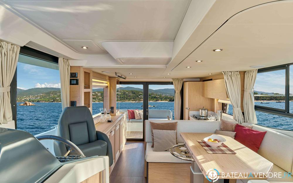 Beneteau Swift Trawler 48 interieur photo 5