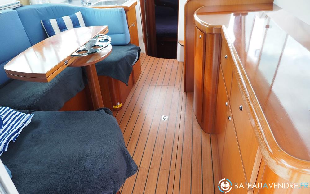 Beneteau Antares 980 interieur photo 3