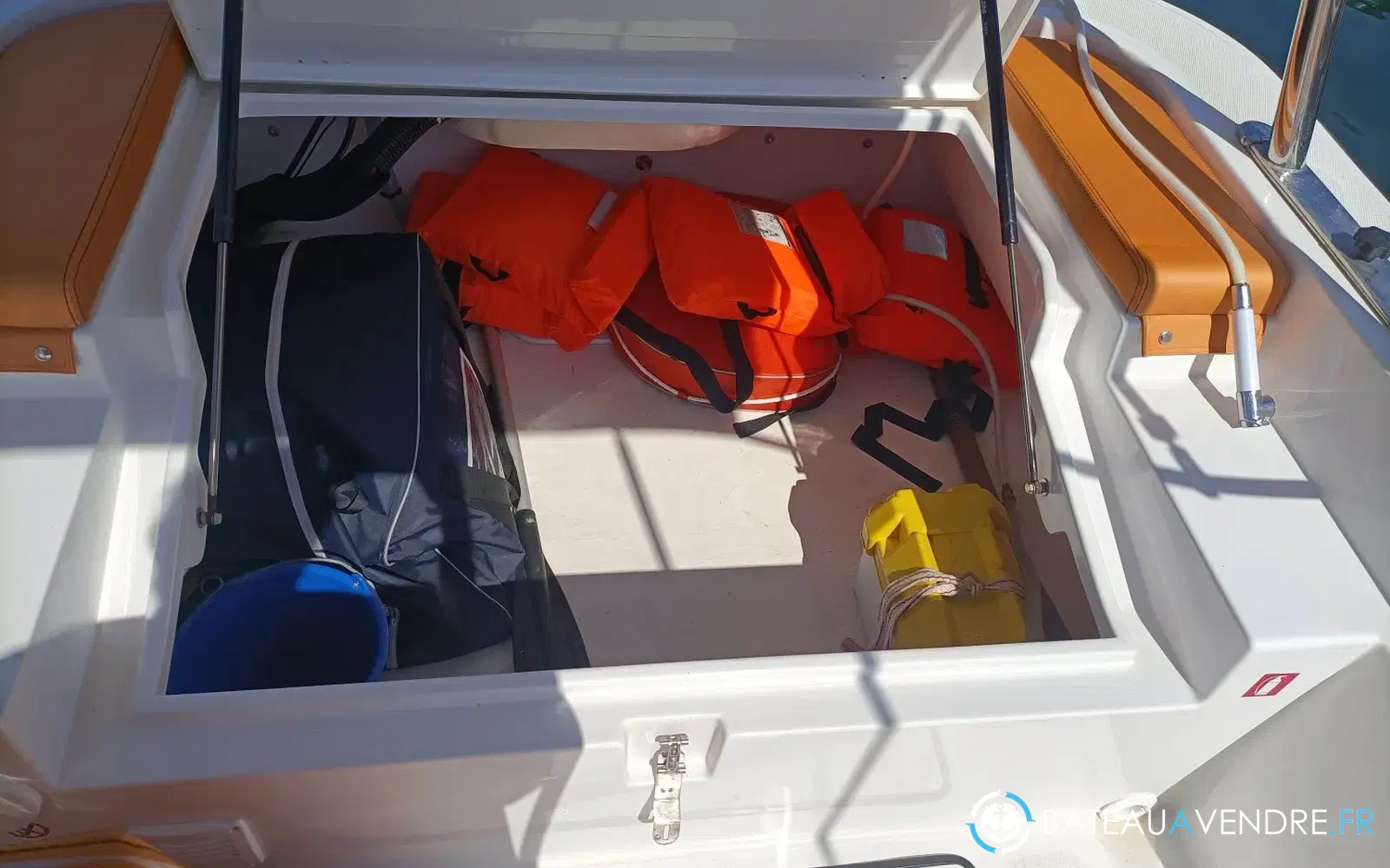 slider 4 MV Marine 650