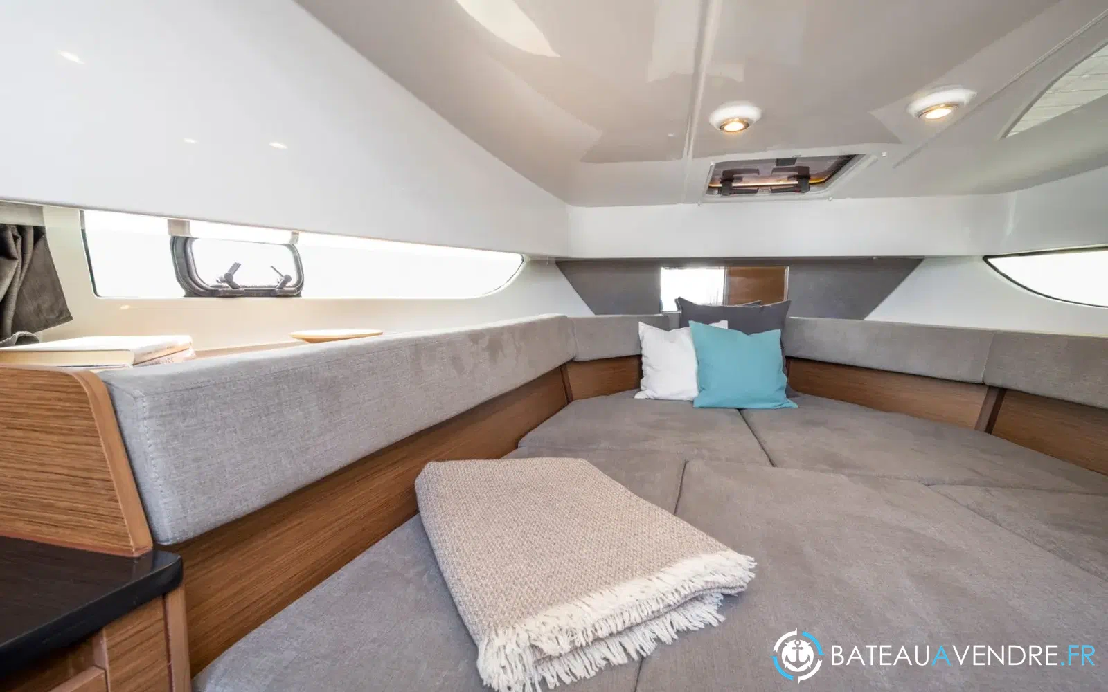 slider 8 Beneteau Flyer 9 Sundeck