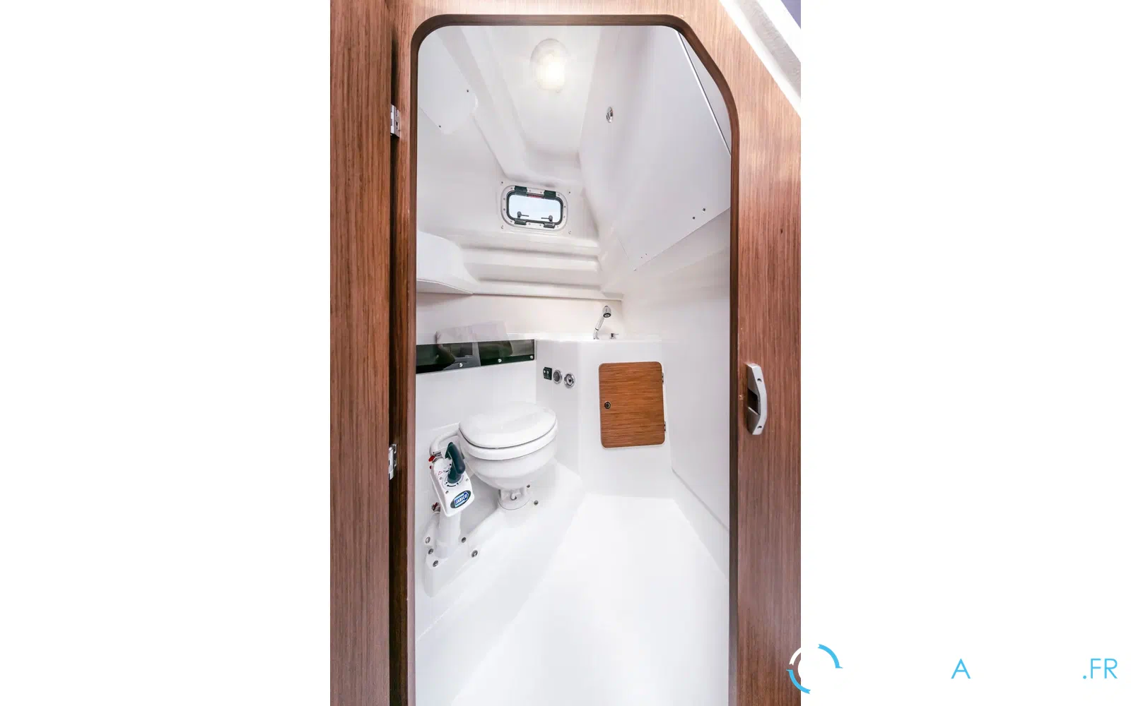 slider 8 Beneteau Antares 8 OB