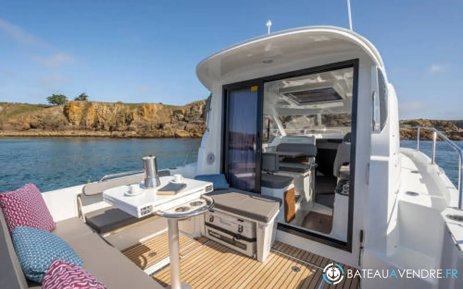slider 3 Beneteau Antares 8 OB