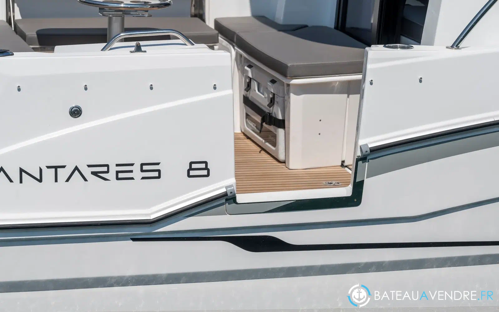 slider 6 Beneteau Antares 8 OB