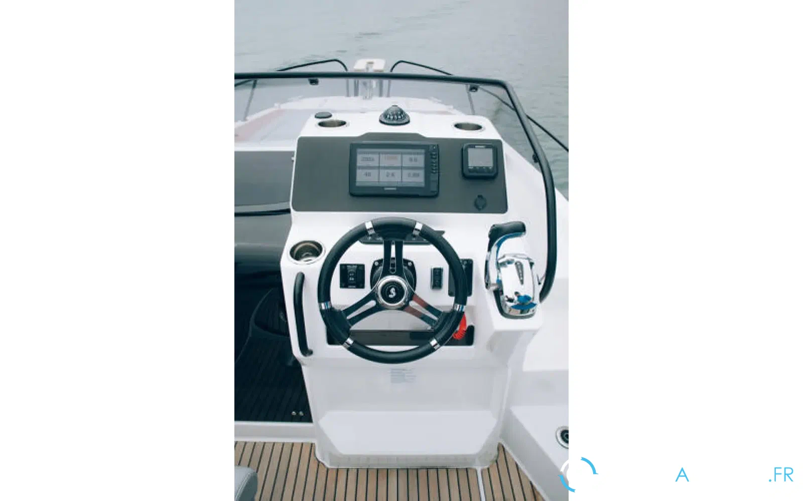slider 1 Beneteau Flyer 7 SUNdeck