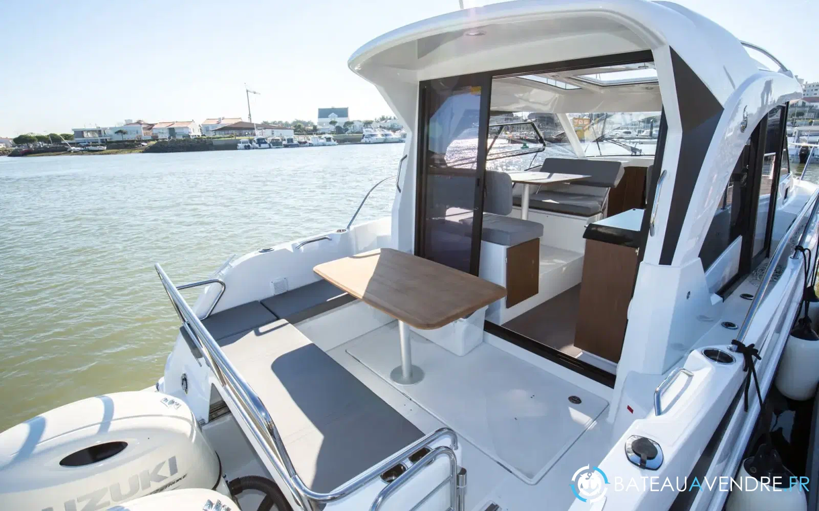 slider 1 Beneteau Antares 9 OB