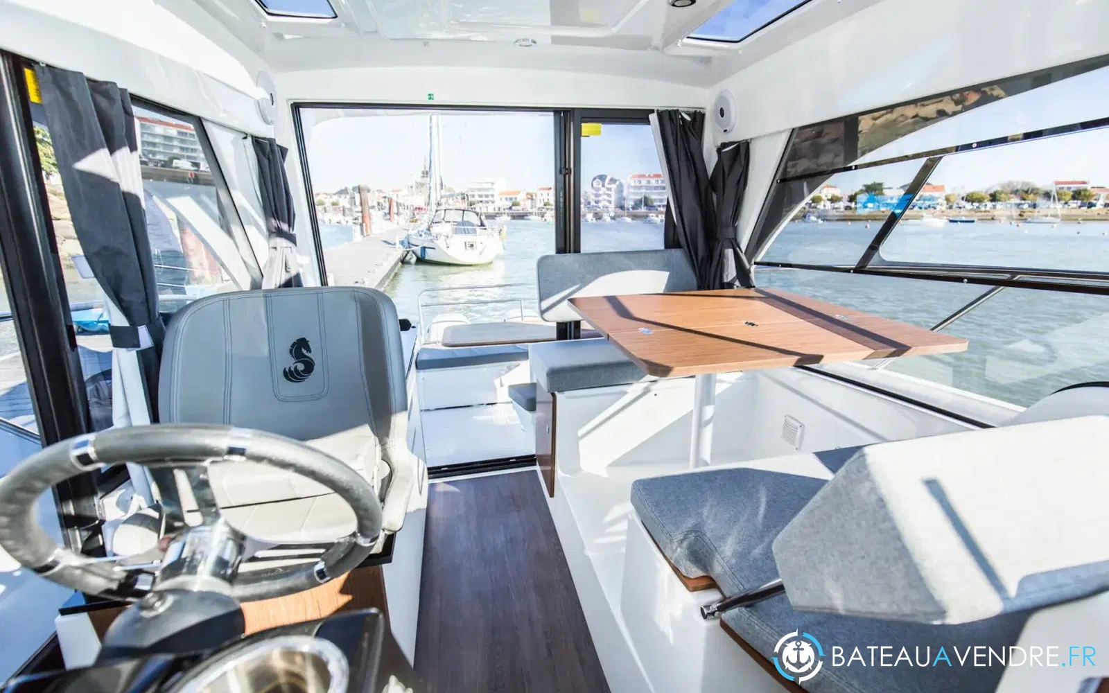 slider 4 Beneteau Antares 9 OB