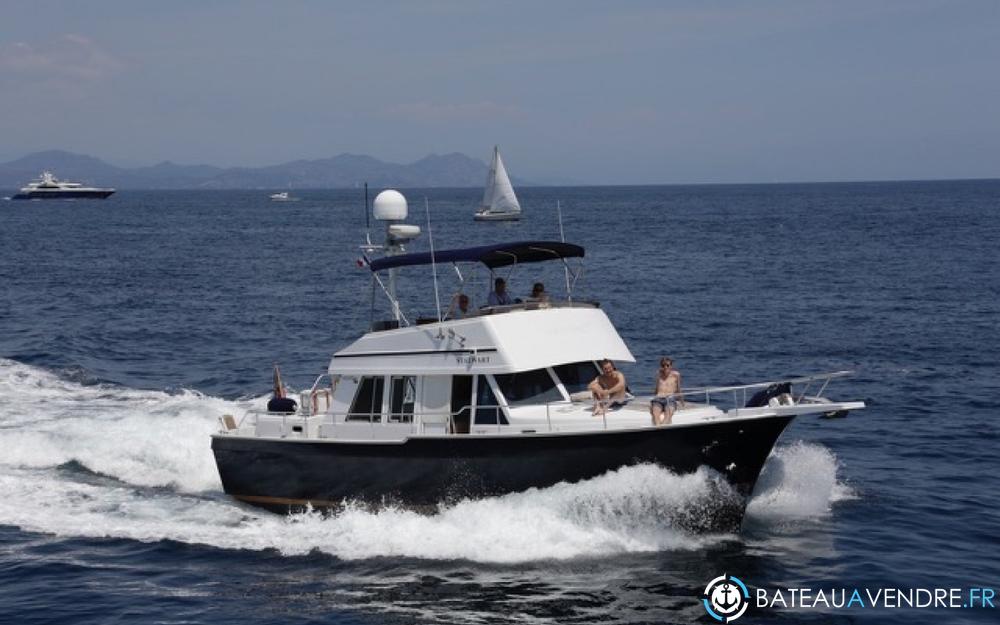 Mainship 430 trawler exterieur photo de présentation