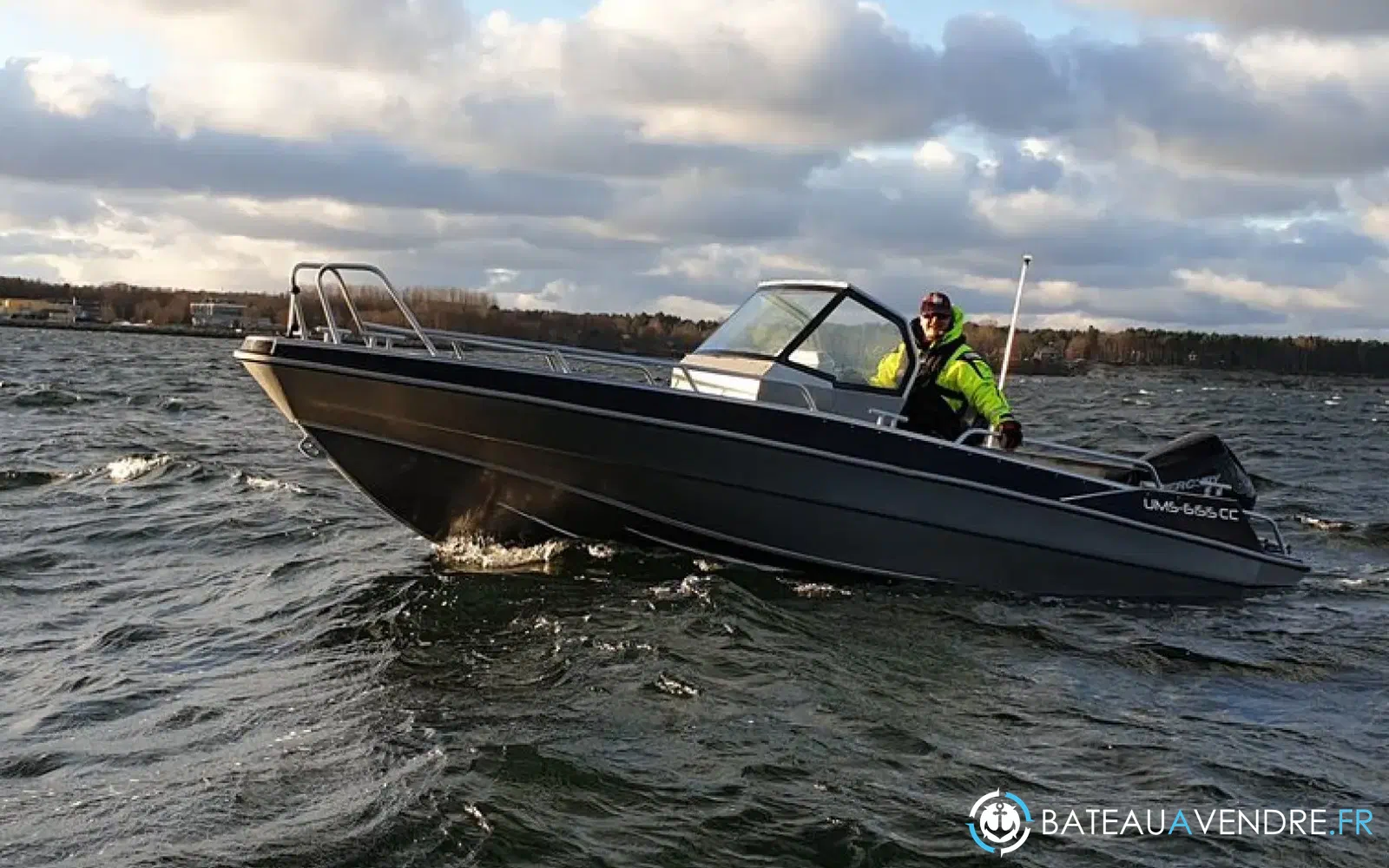 slider 2 UMS Tuna Boats UMS 655 CC