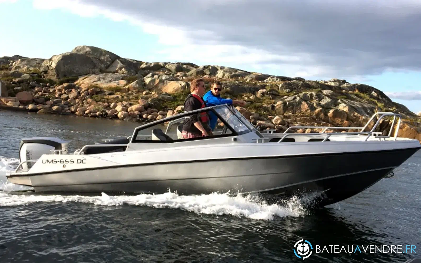 slider 1 UMS Tuna Boats UMS 655 DC