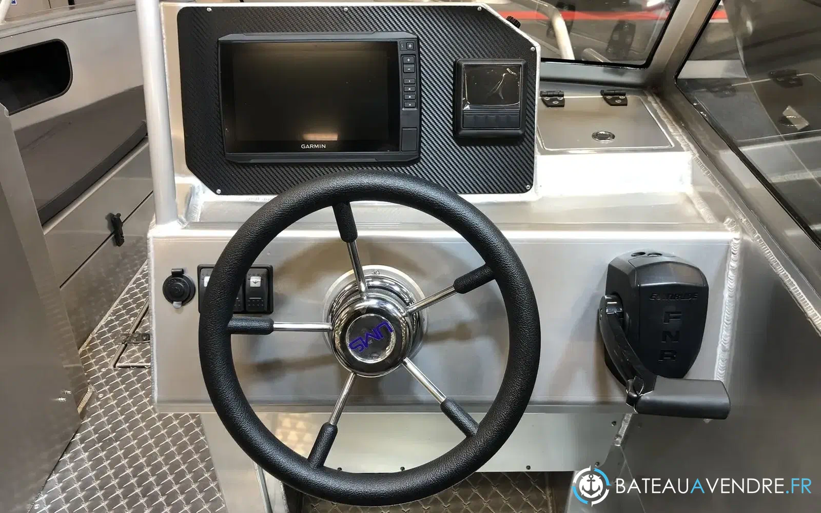 slider 6 UMS Tuna Boats UMS 655 DC