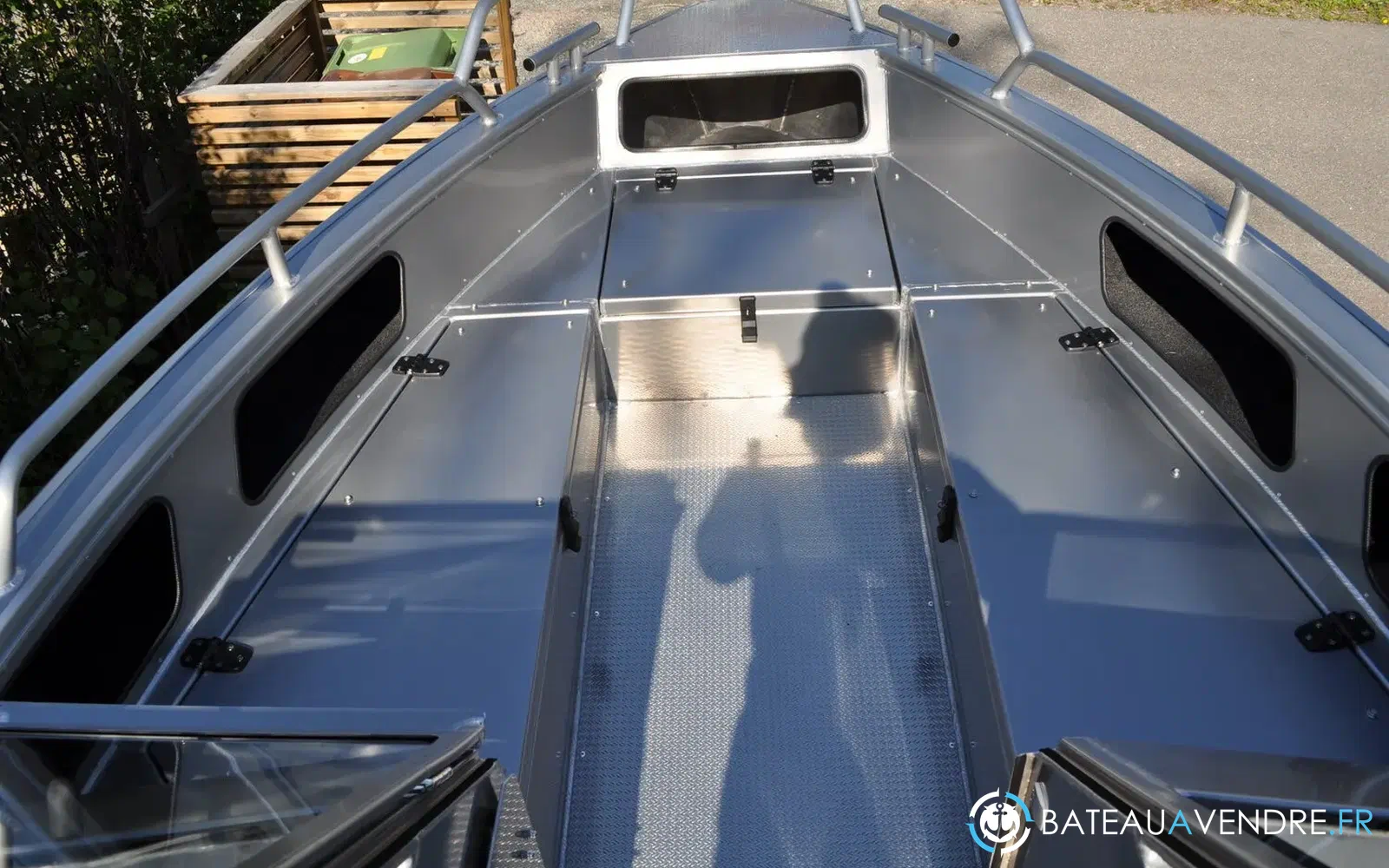 slider 10 UMS Tuna Boats UMS 585 DC