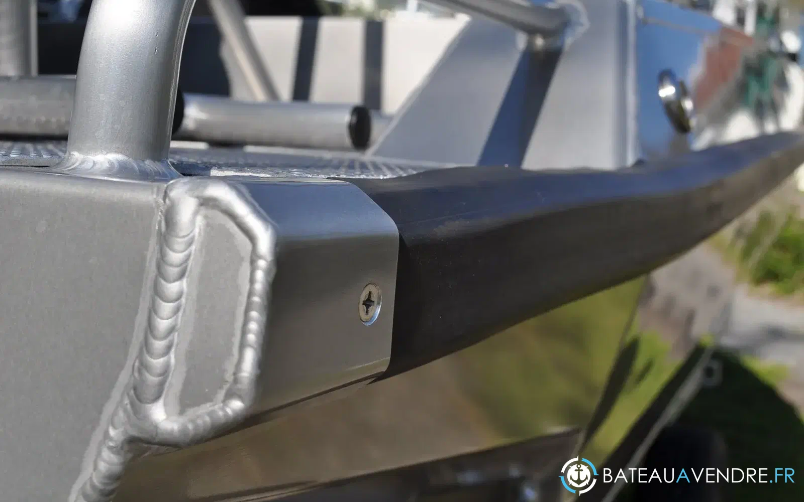slider 19 UMS Tuna Boats UMS 585 DC