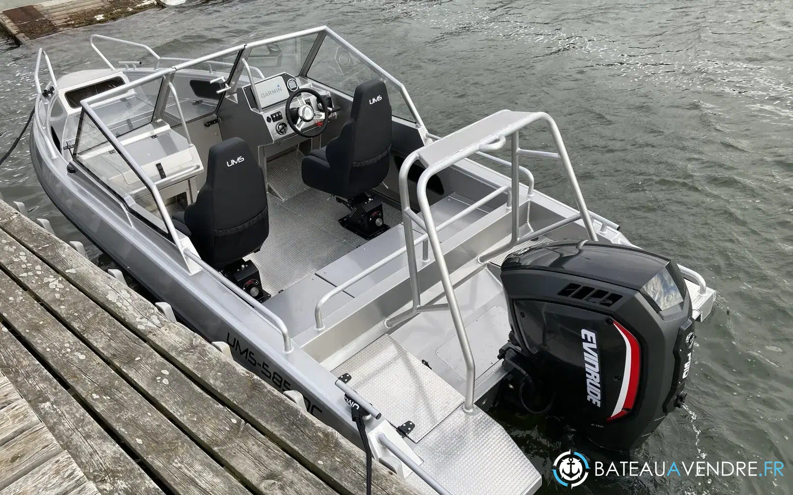 slider 6 UMS Tuna Boats UMS 585 DC
