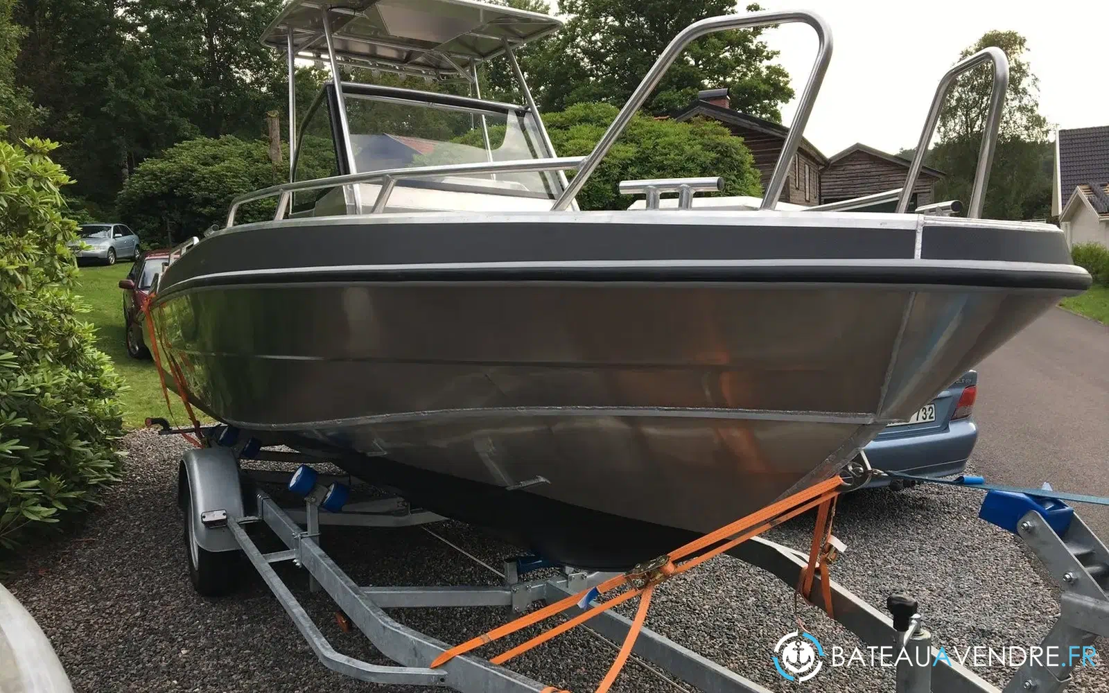 slider 11 UMS Tuna Boats UMS 585 CC