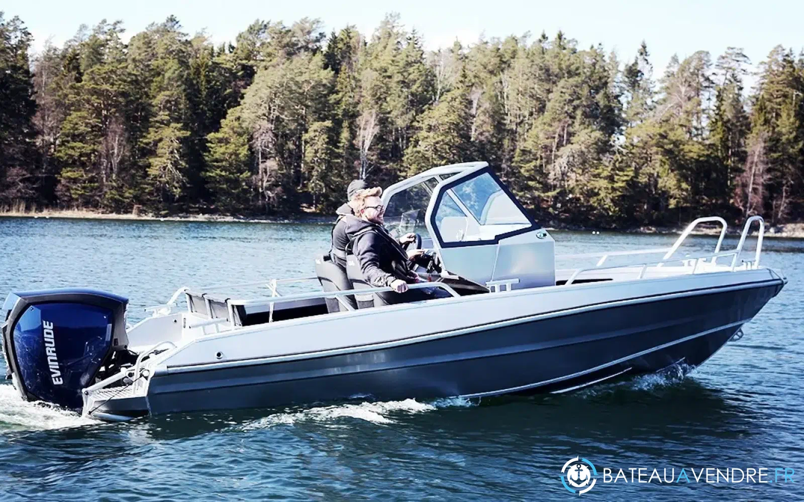 slider 13 UMS Tuna Boats UMS 585 CC