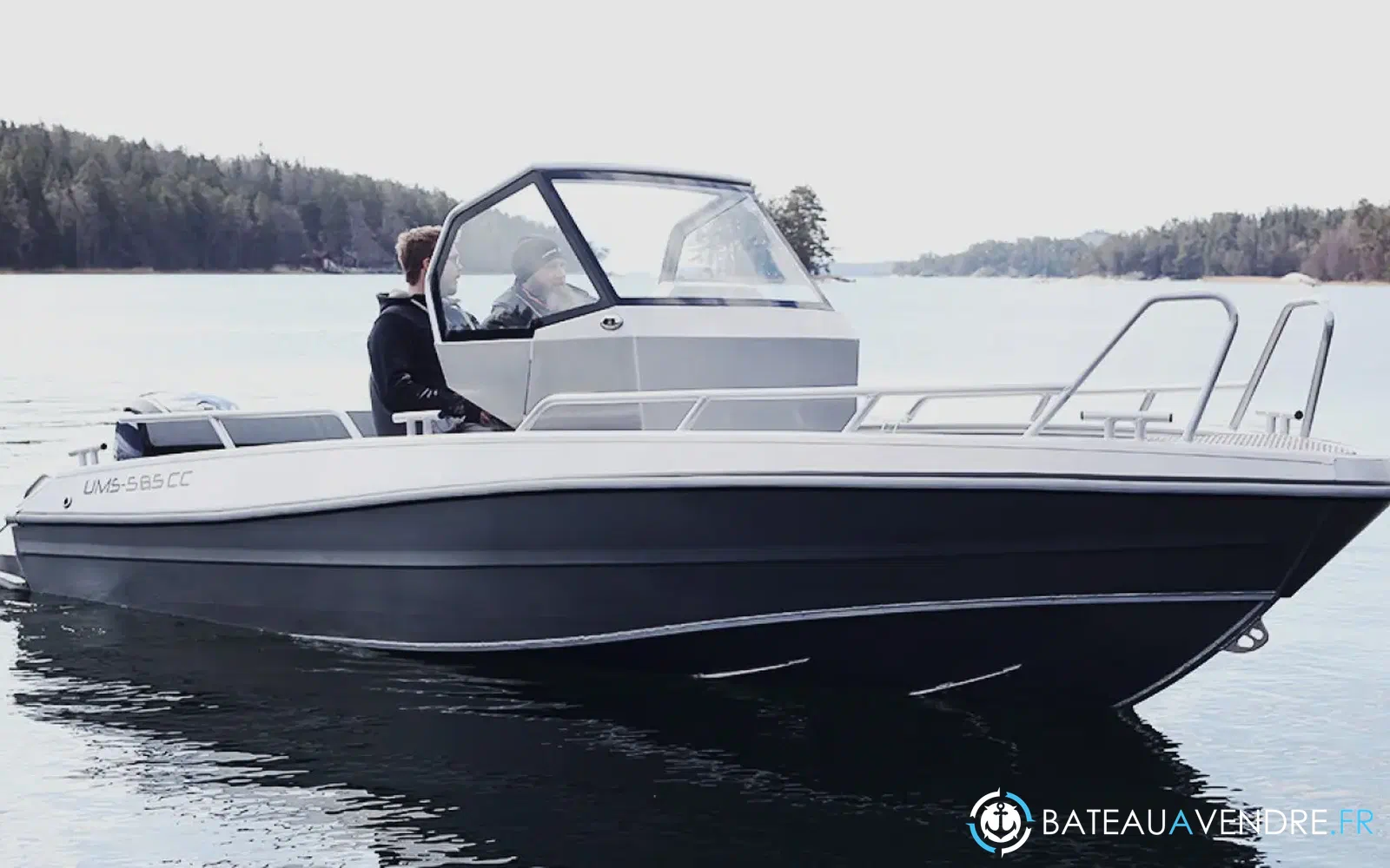 slider 1 UMS Tuna Boats UMS 585 CC