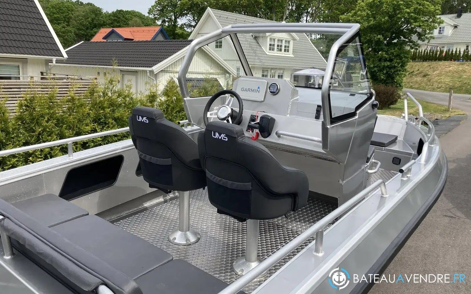 slider 7 UMS Tuna Boats UMS 585 CC
