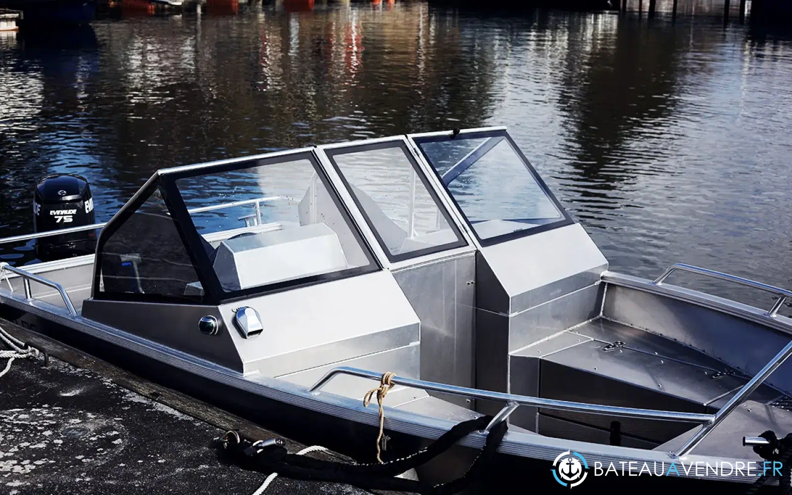 slider 1 UMS Tuna Boats UMS 545 DC