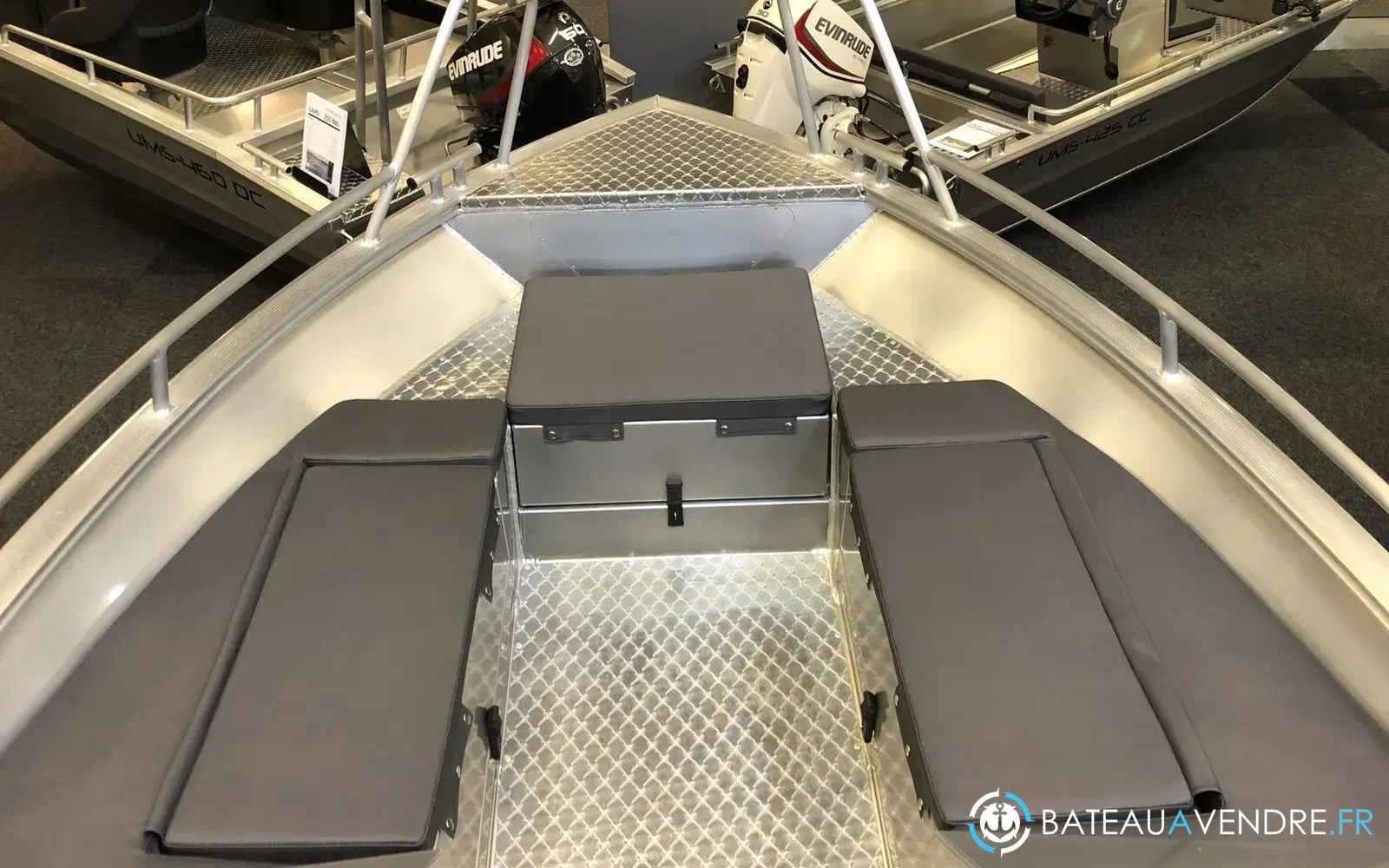 slider 4 UMS Tuna Boats UMS 545 DC