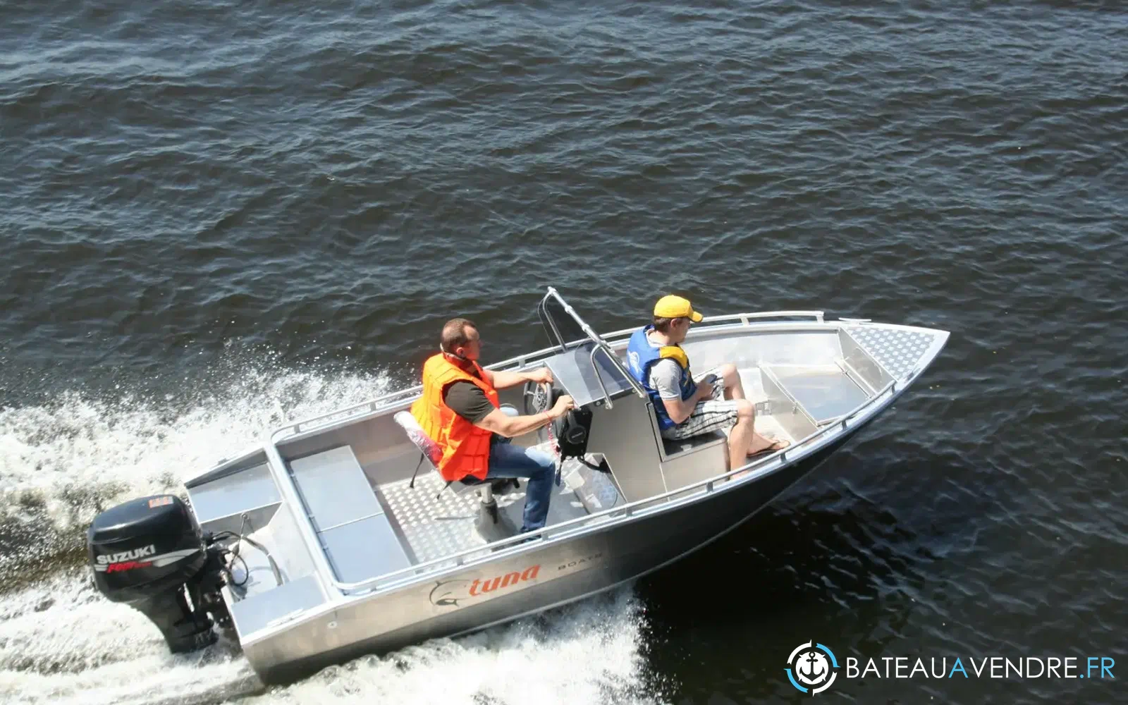slider 2 UMS Tuna Boats UMS 485 CC
