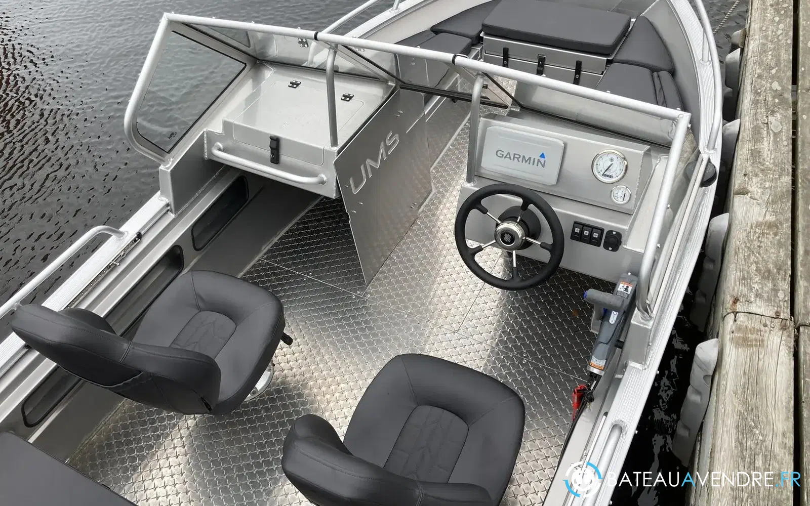 slider 3 UMS Tuna Boats UMS 485 DC